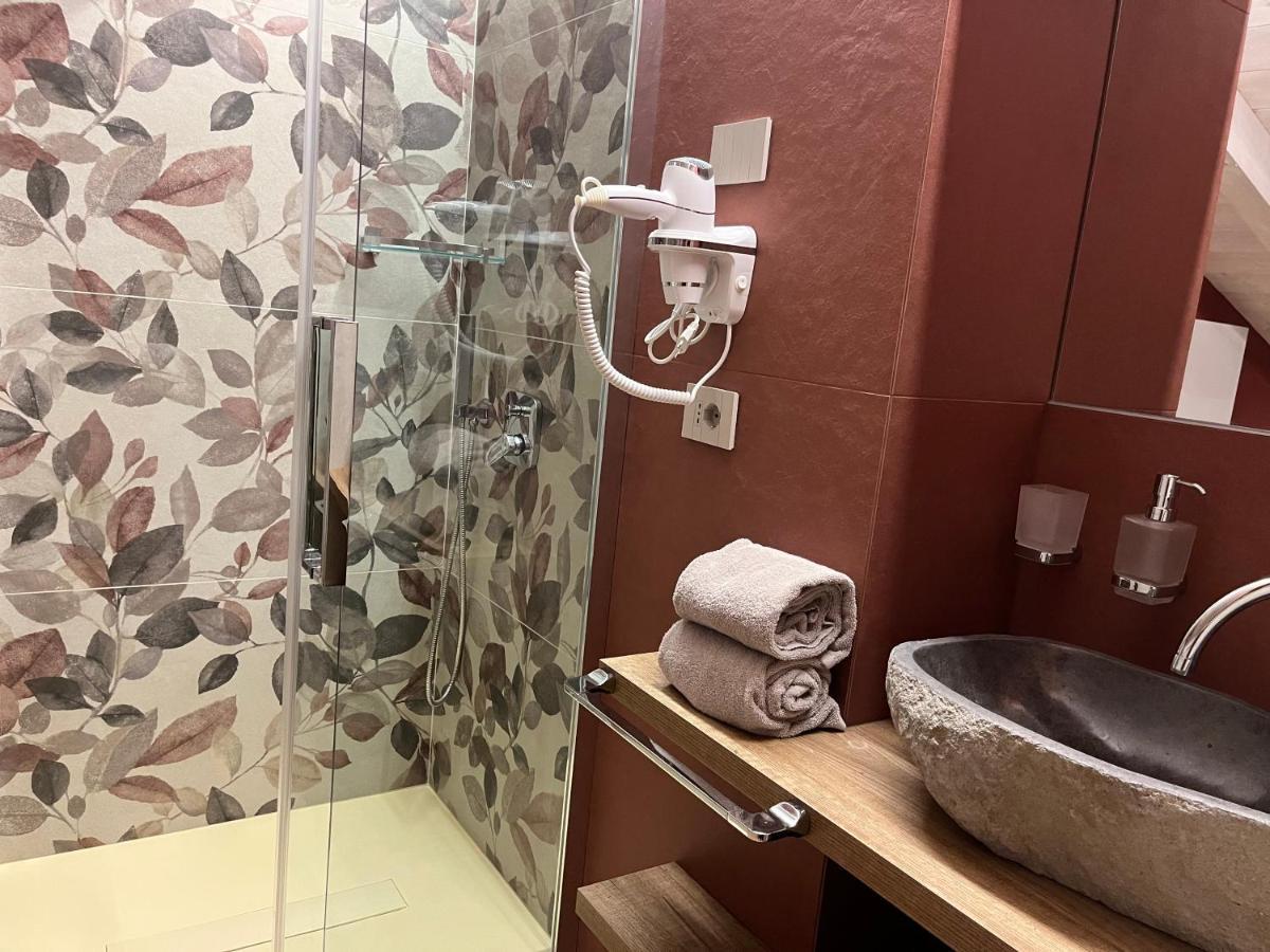 Le Rocce Val Di Non - Quality Room & Breakfast Tassullo エクステリア 写真