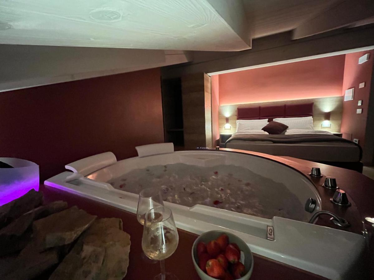 Le Rocce Val Di Non - Quality Room & Breakfast Tassullo エクステリア 写真