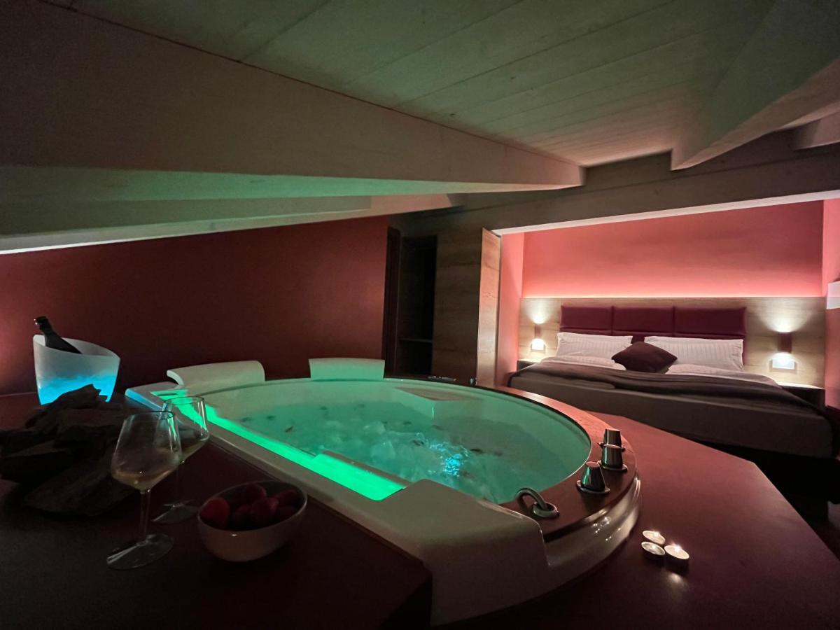 Le Rocce Val Di Non - Quality Room & Breakfast Tassullo エクステリア 写真
