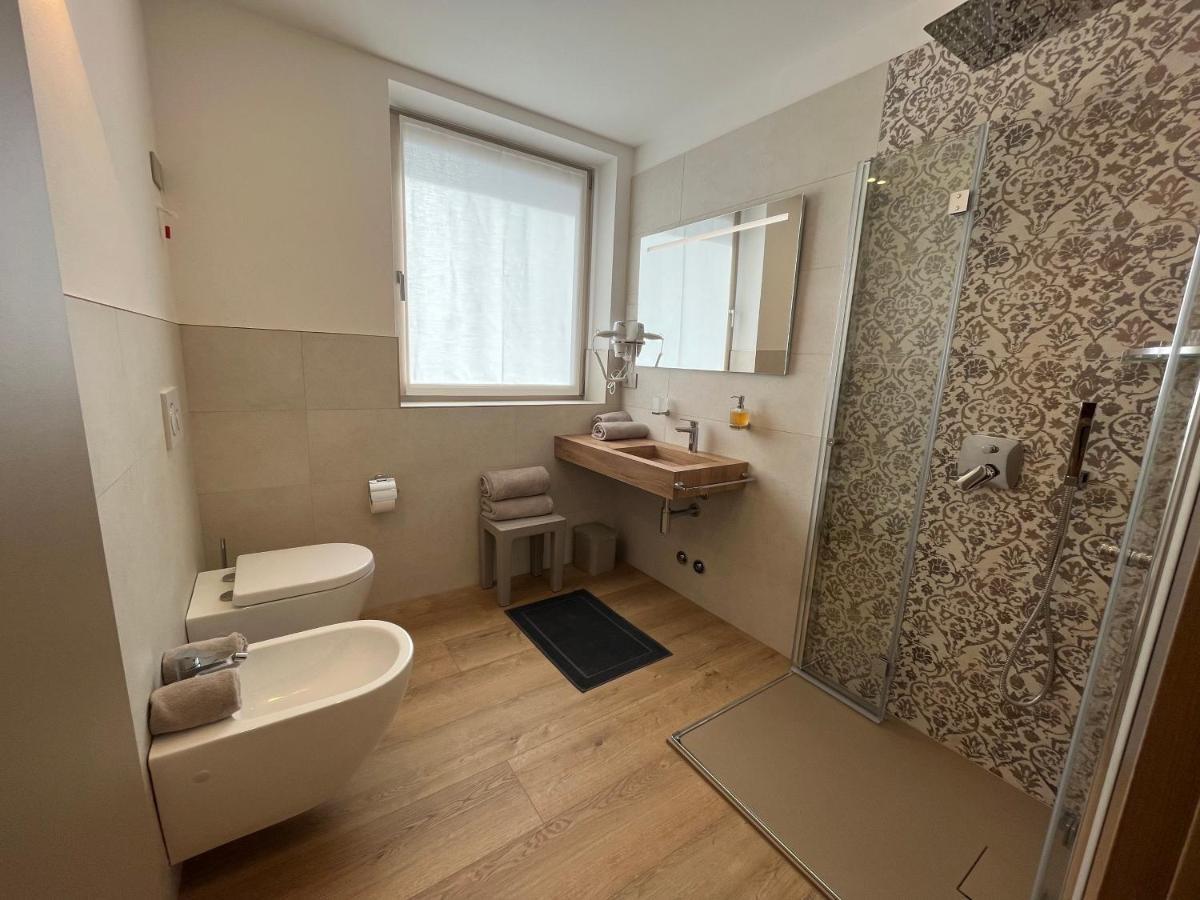 Le Rocce Val Di Non - Quality Room & Breakfast Tassullo エクステリア 写真