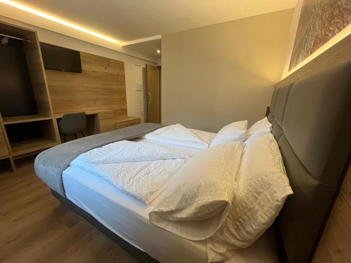 Le Rocce Val Di Non - Quality Room & Breakfast Tassullo エクステリア 写真