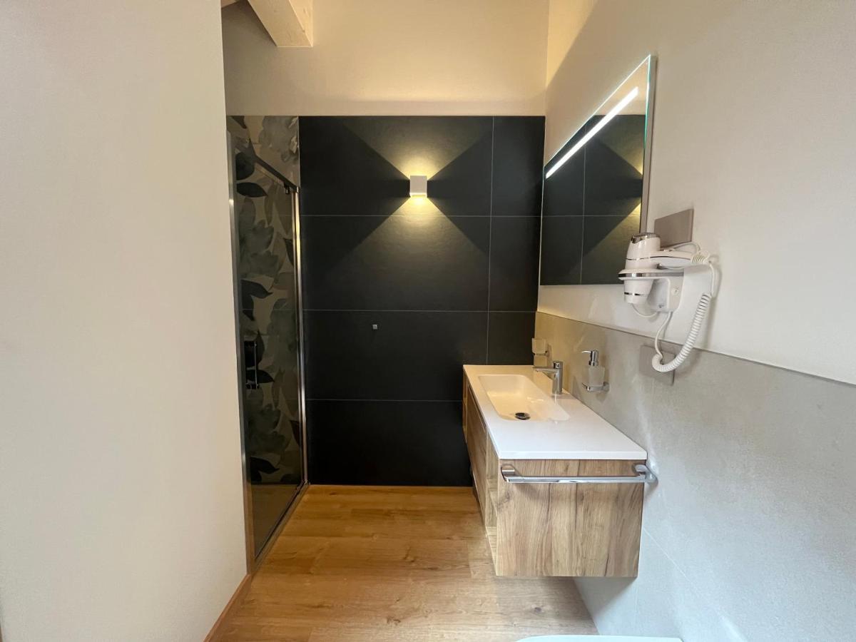Le Rocce Val Di Non - Quality Room & Breakfast Tassullo エクステリア 写真