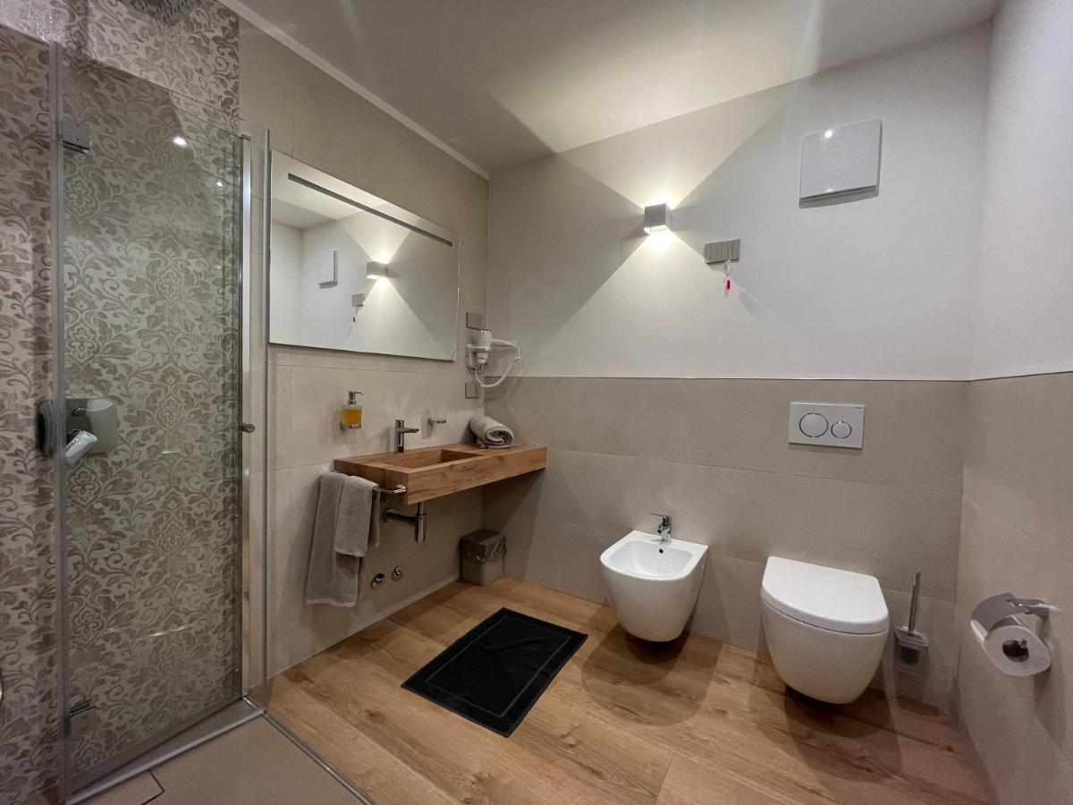 Le Rocce Val Di Non - Quality Room & Breakfast Tassullo エクステリア 写真