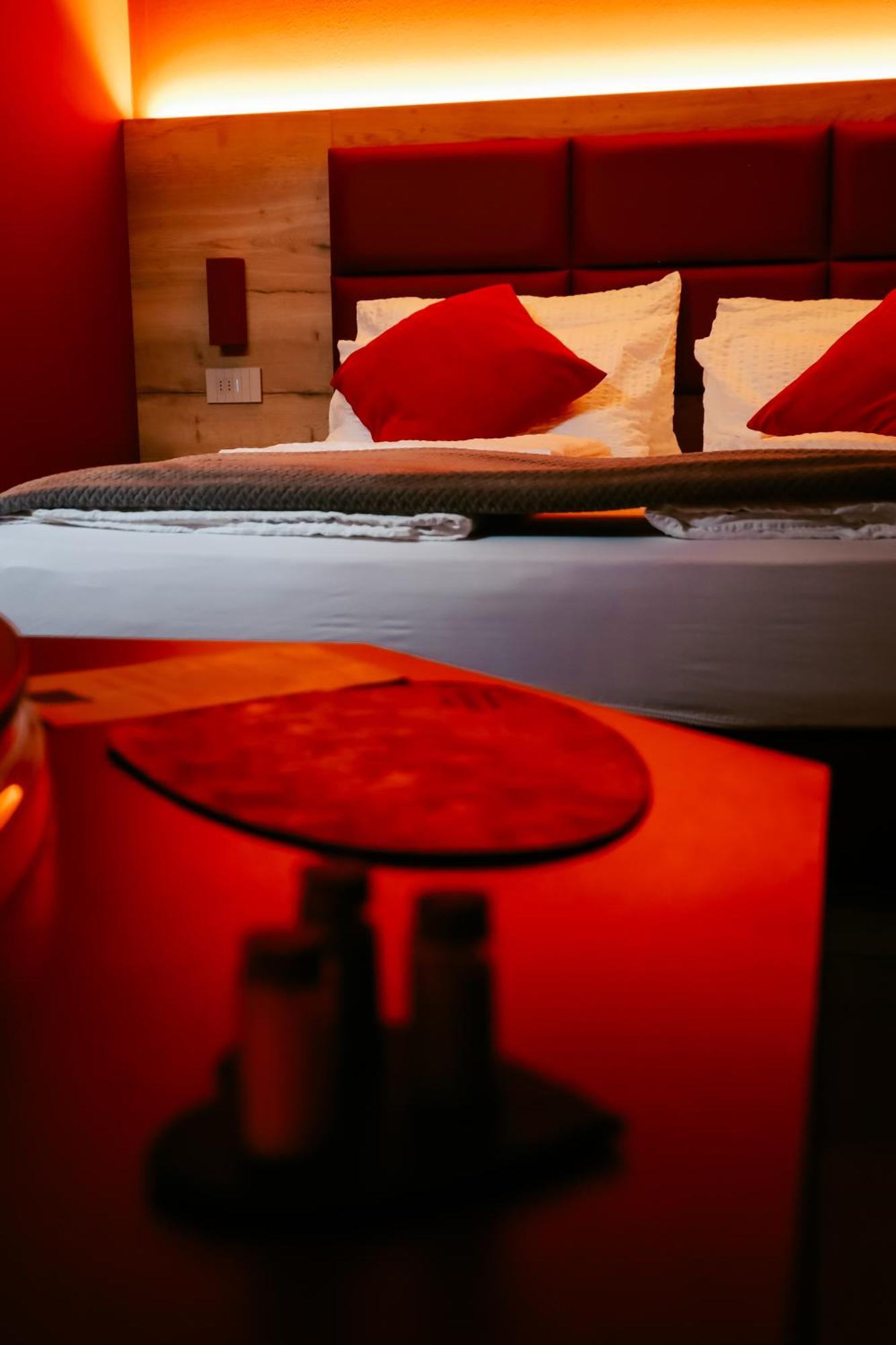 Le Rocce Val Di Non - Quality Room & Breakfast Tassullo エクステリア 写真