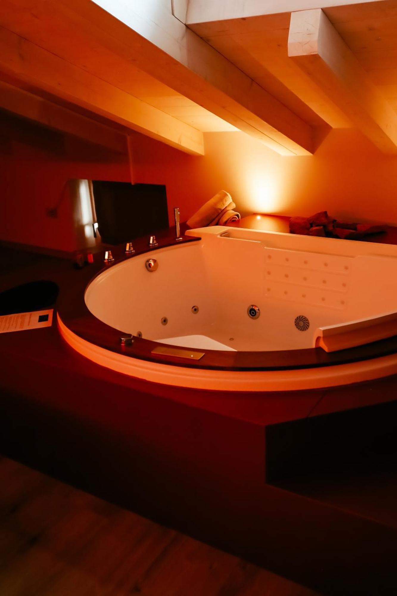 Le Rocce Val Di Non - Quality Room & Breakfast Tassullo エクステリア 写真