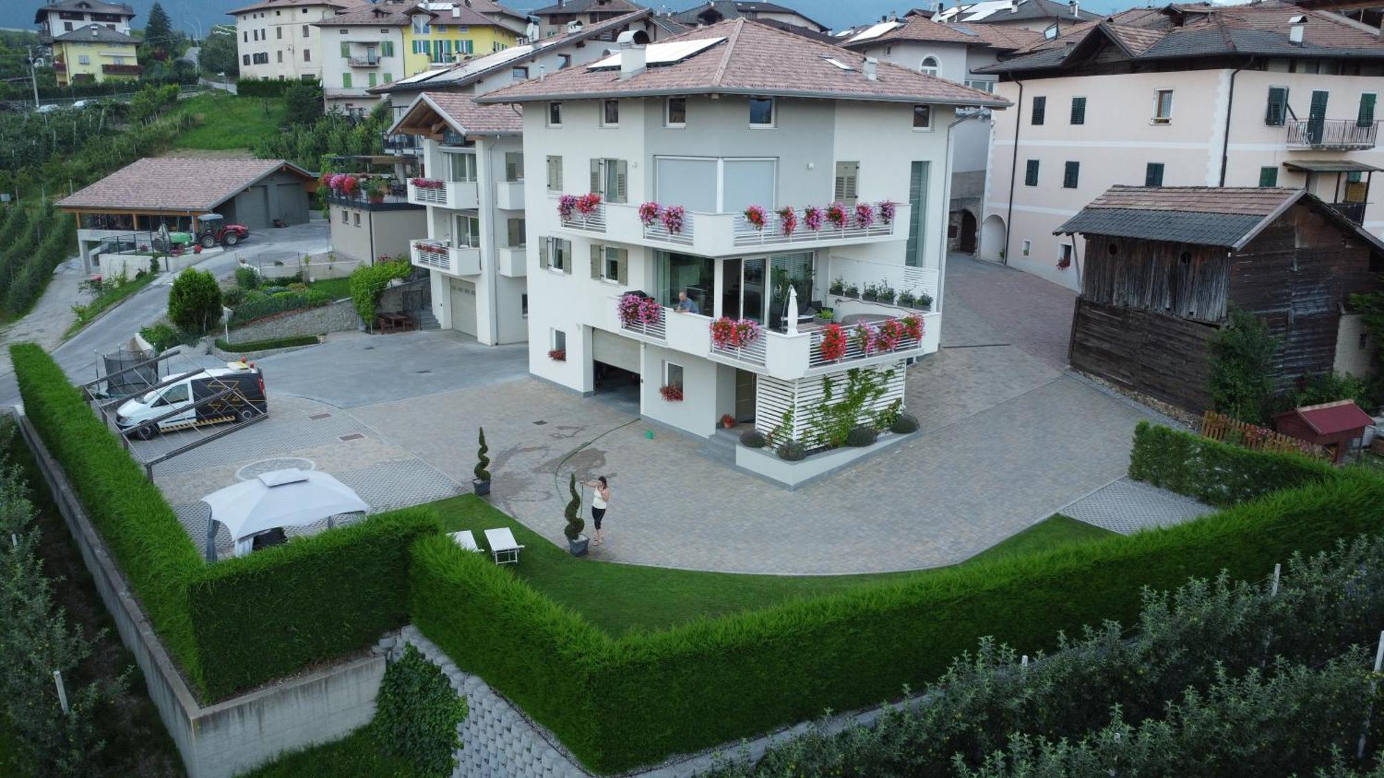 Le Rocce Val Di Non - Quality Room & Breakfast Tassullo エクステリア 写真